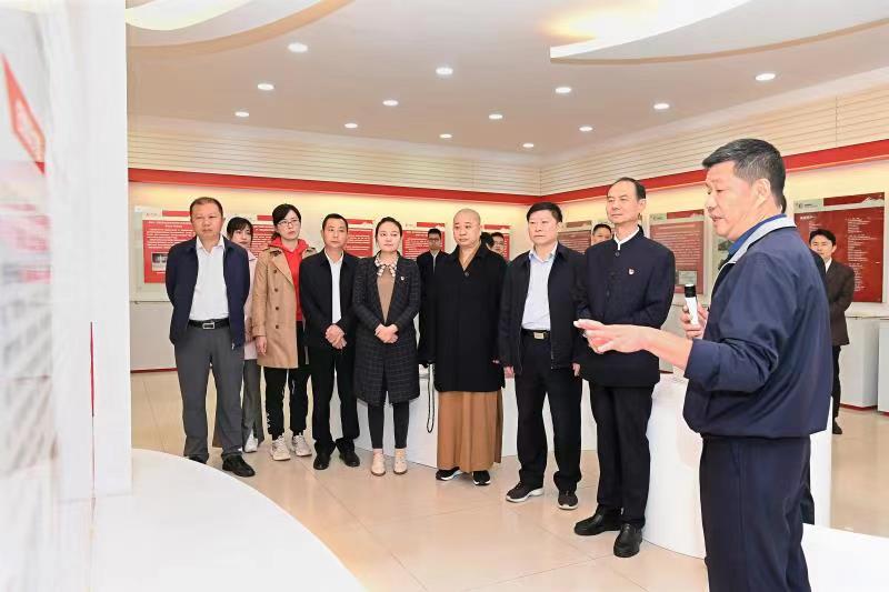 福建省人大常委會(huì)黨組書記、副主任雷春美和全國(guó)人大代表到順昌虹潤(rùn)等地調(diào)研