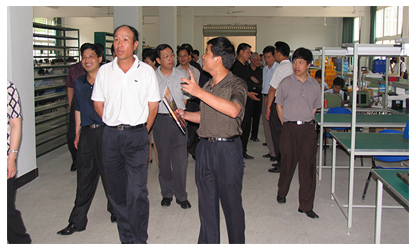 福建省委常委、政法委書(shū)記徐謙一行視察虹潤(rùn)公司